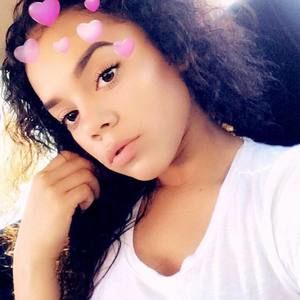 Meet your Posher, Sarina